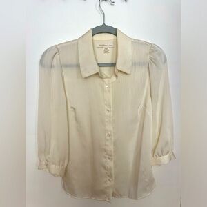 Quarter sleeve cream blouse